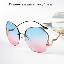 Load image into Gallery viewer, Fashion Sunglasses Women