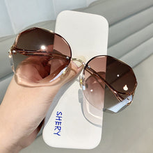 Load image into Gallery viewer, Fashion Sunglasses Women

